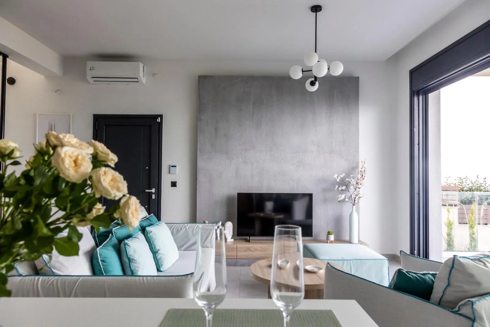 Villa Grace Polychrono